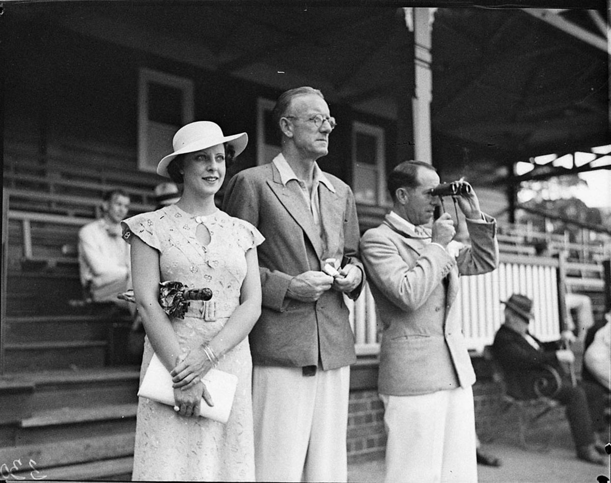 Theatrical cricket match (1935)
