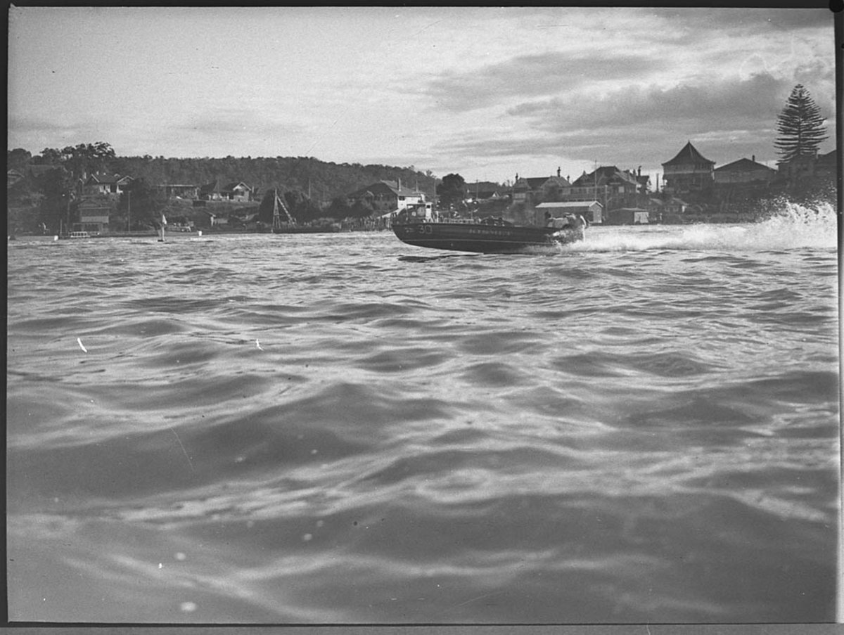 Toronto speed boats (1950)
