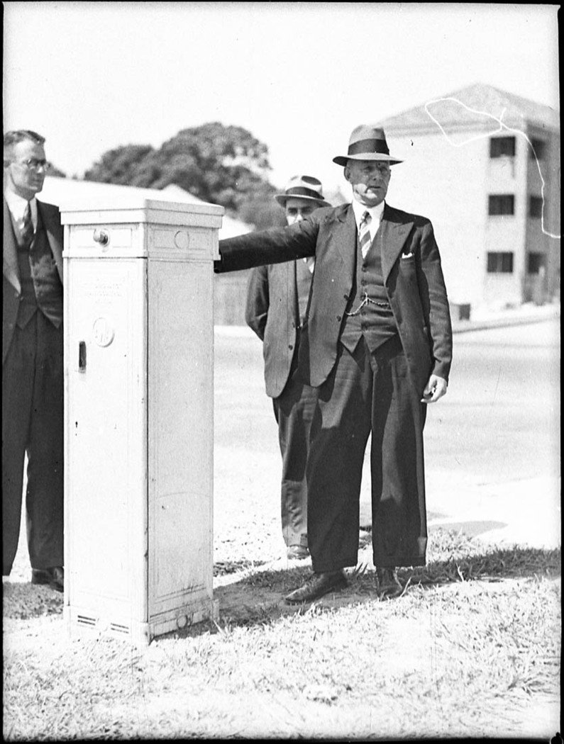 Traffic signals press button Parramatta Road and Sloane Street Summer Hill (1939)