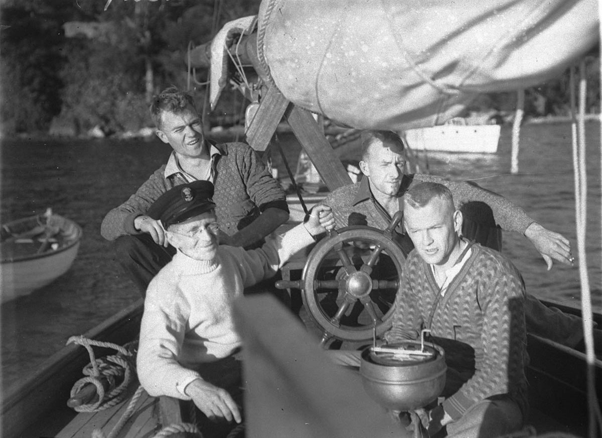 Trainee sailors learn navigation (1930s)