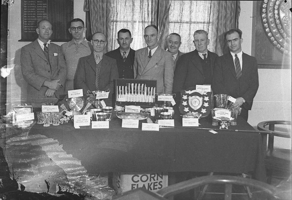 Trophies and members at Bonnie Doon Golf Club (1939)