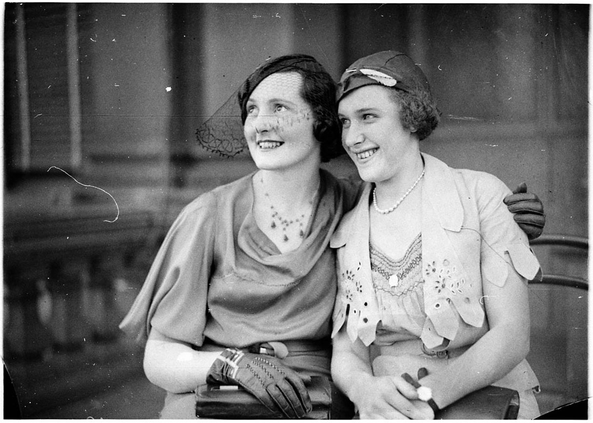 Two fashionable women Sydney Town Hall, Sydney city centre (1930s)