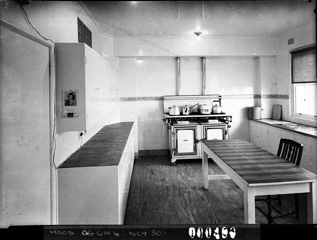 Typical kitchen Macleay Regis flats taken for Mr Christmas, Potts Point (1939)