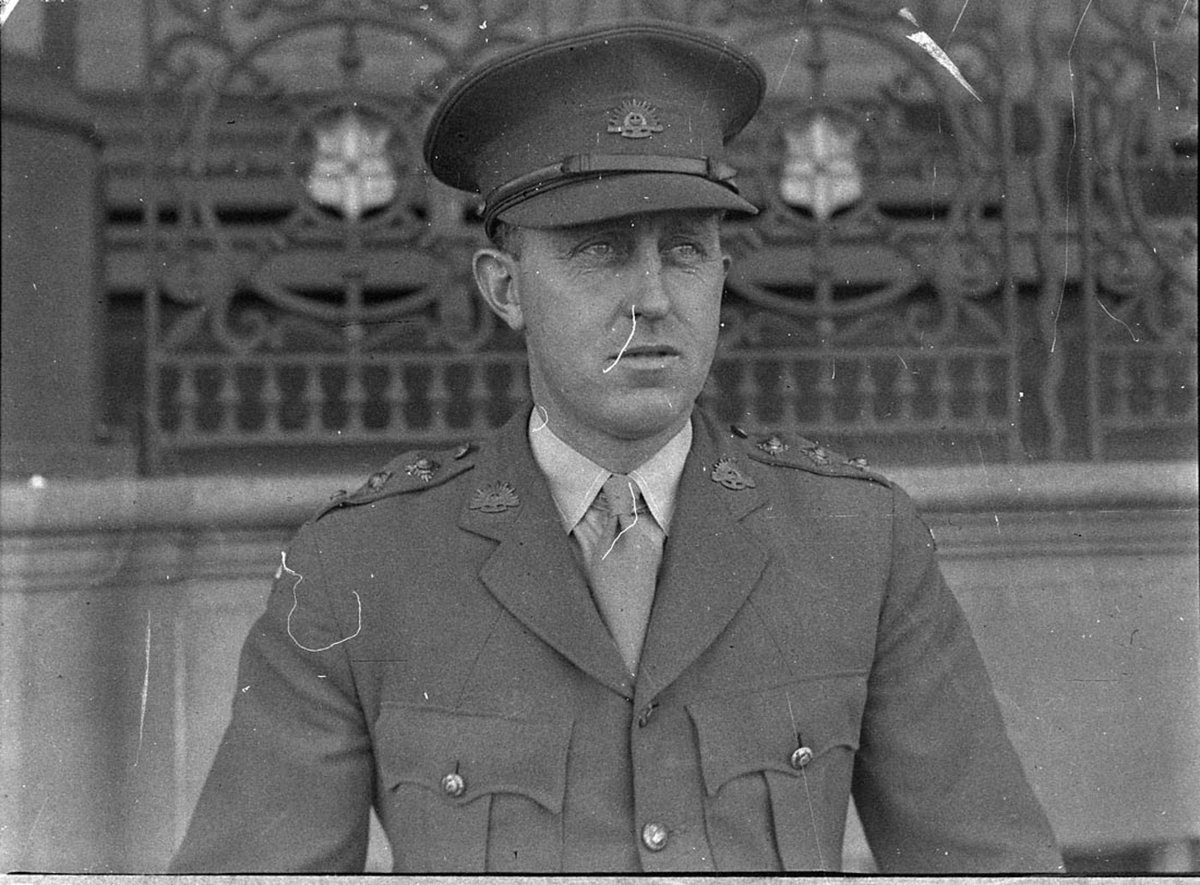 Unidentified Australian Army captain from group described in Hood register as Associated Press negatives some Union Theatres Capitol military Newspaper News (1939–45)
