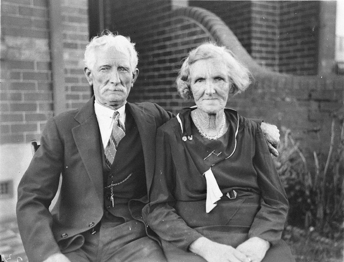 Unidentified old couple (c. 1934)
