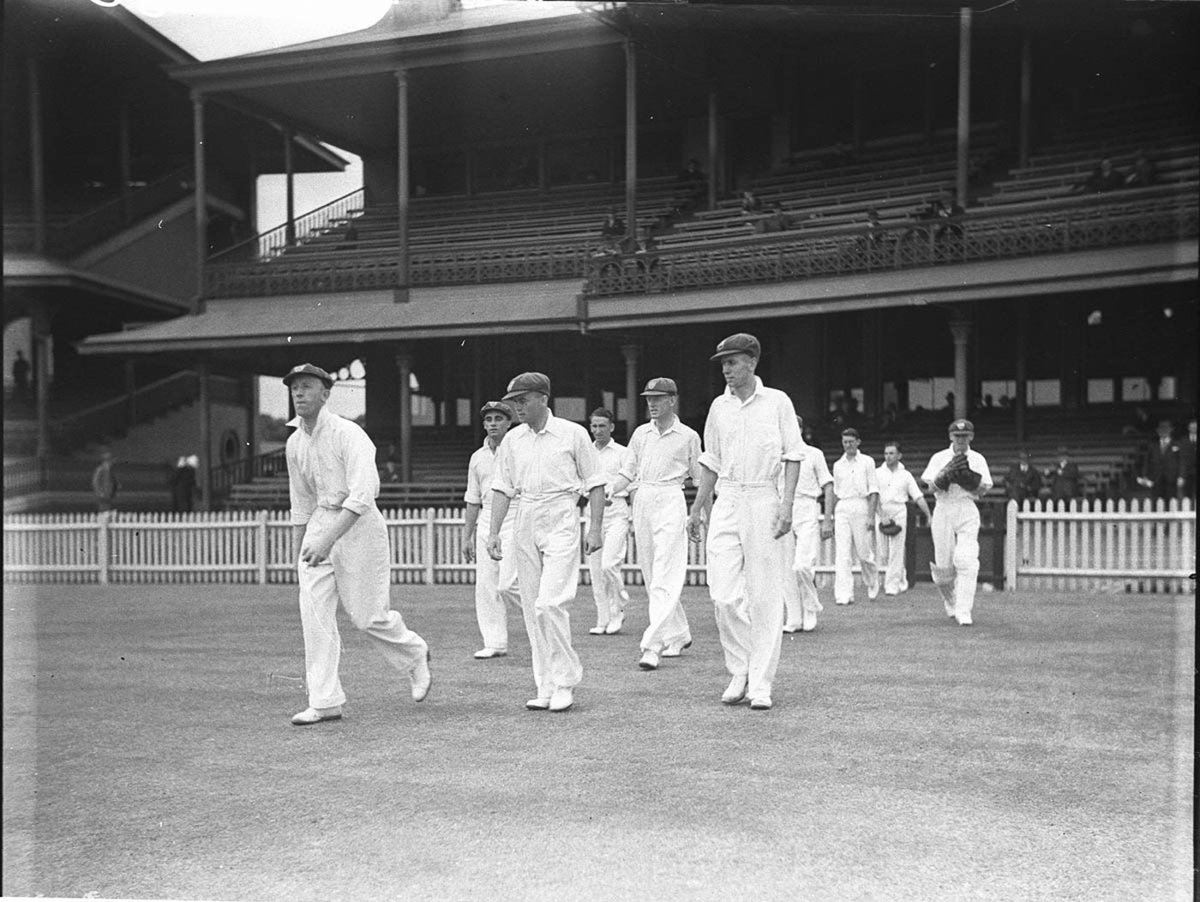 Unidentified team takes the field (c. 1934)
