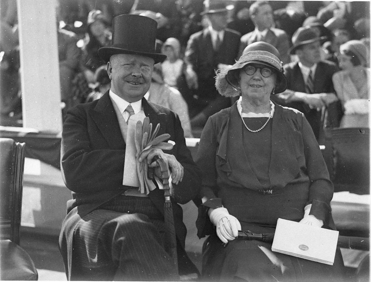 Roland Kitson, vice-chairman of Dorman Long and director of the Bank of England, and his wife Sheila Kitson, on the official dais for the opening of the Sydney Harbour Bridge (19 March 1932)