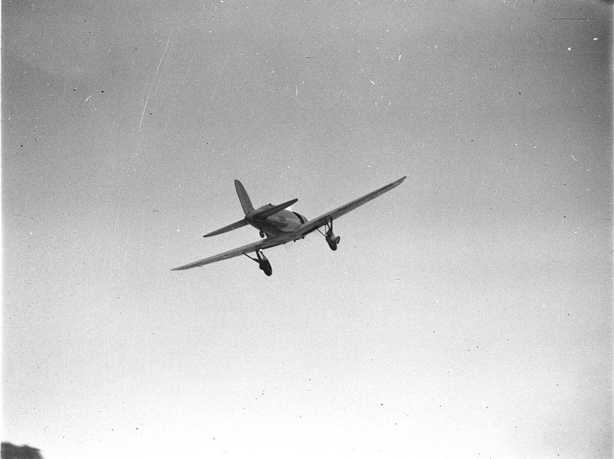 Up up and away Lockheed Altair is airborne as Smithy flies it away to Mascot with very little fuel in the tank Anderson Park Neutral Bay (1934)