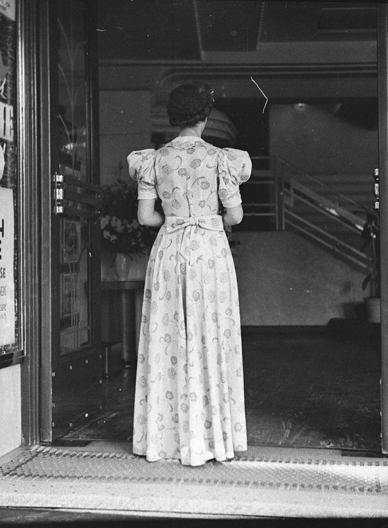 Usherette in uniform (1938)
