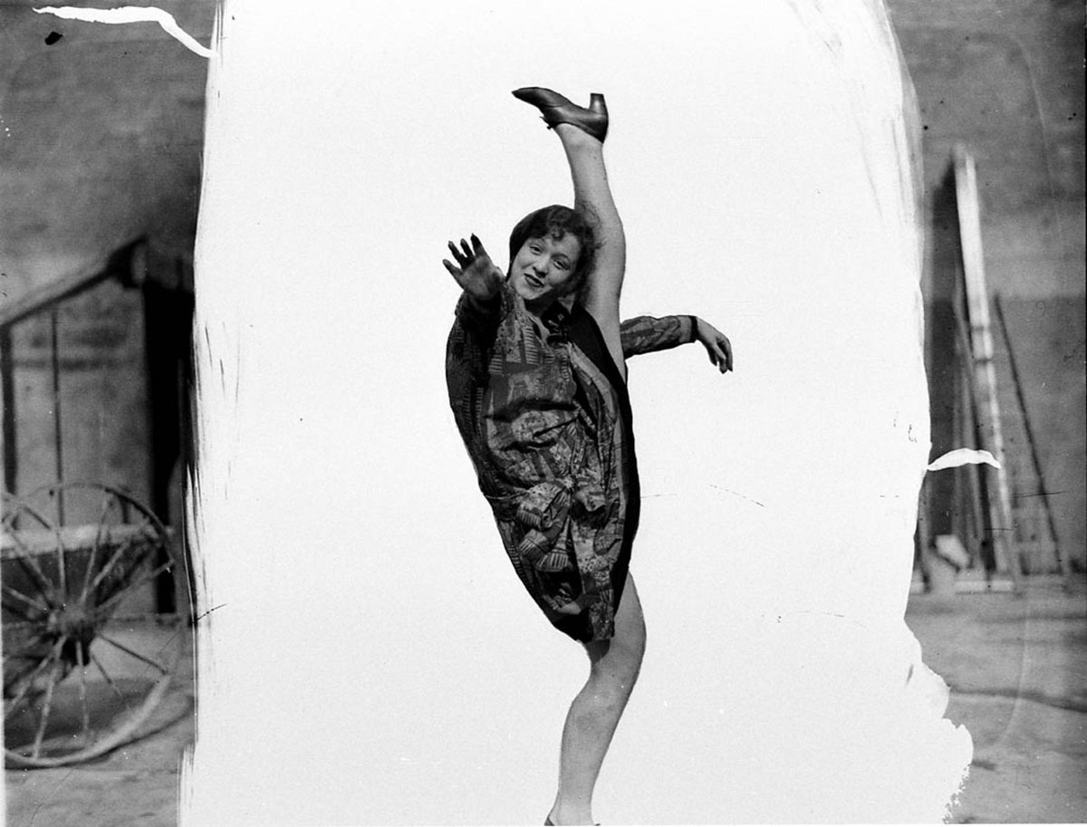 Vertical splits (1930s)