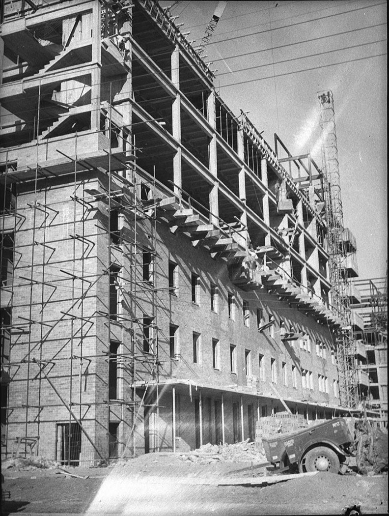 Visit of Senator Foll to Yaralla Hospital Concord (1941)