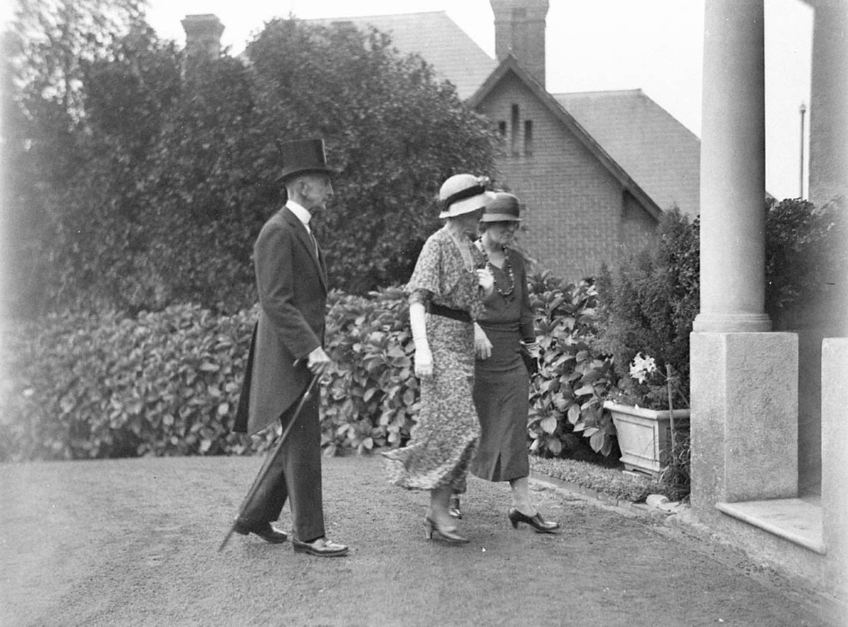 Wedding guests (c. 1933)