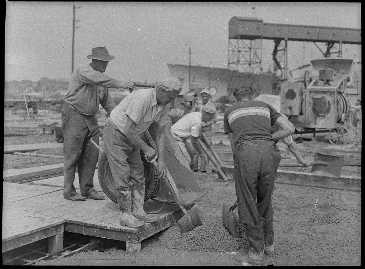 Wharf works (1954)