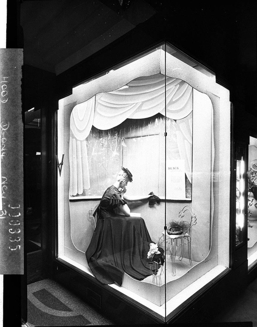 Womens formal gowns (1941)