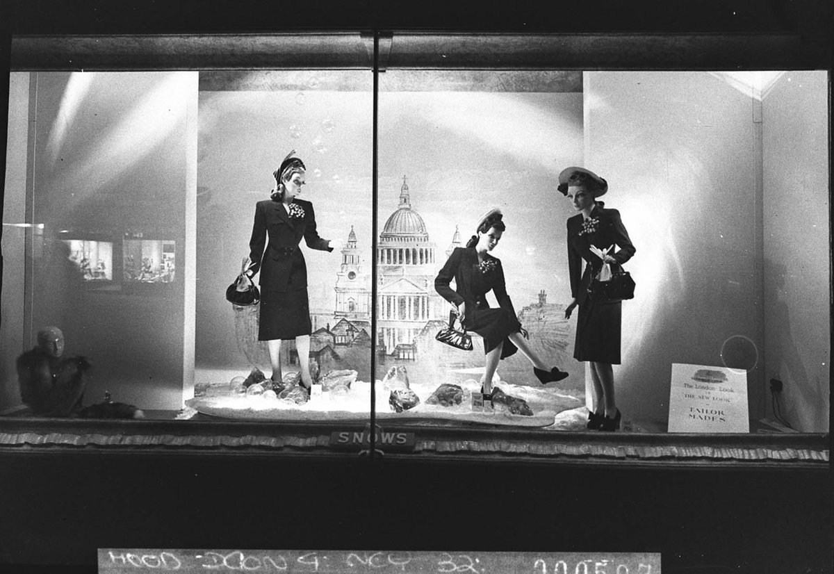 Womens winter fashions, Sydney (1947)