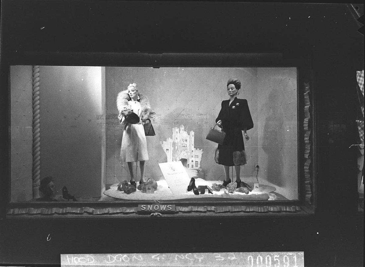 Womens winter fashions, Sydney (1947)