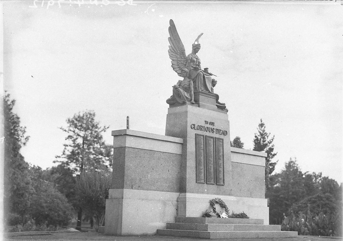World War I Memorial in Wellington NSW Park (1930s)