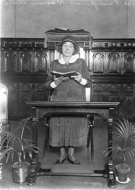 First woman Presbyterian cleric in Australia, 1930s, Sydney