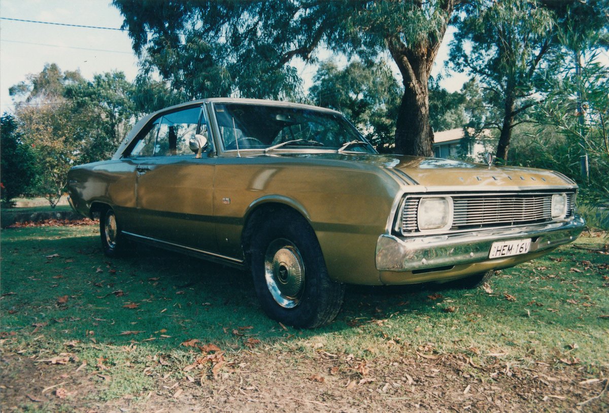 Chrysler Valiant VG Regal Hardtop, Sydney (1993)