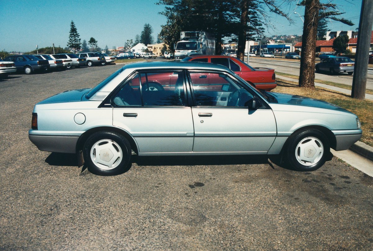 Holden Camira JE SLE, Sydney (1995)