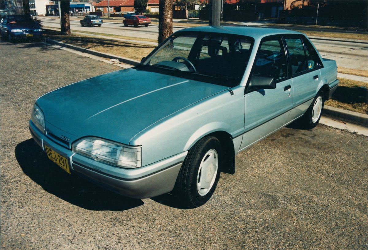 Holden Camira JE SLE, Sydney (1995)