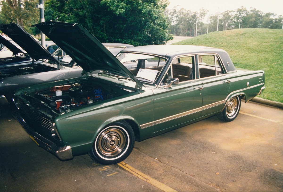 Chrysler Valiant VC V8, Moore Park (1998)