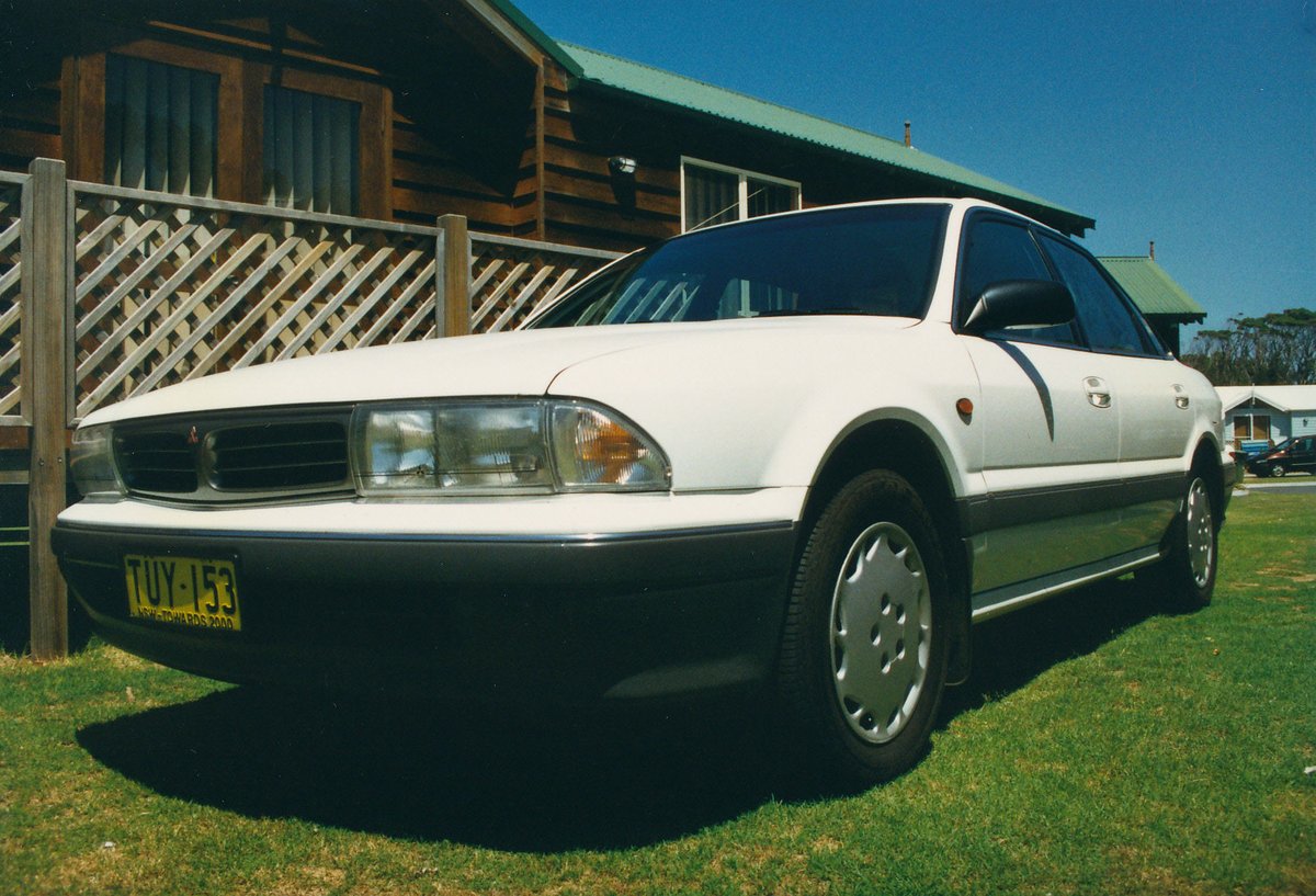 1995 Mitsubishi Magna (TS) Executive V6 sedan, Sydney