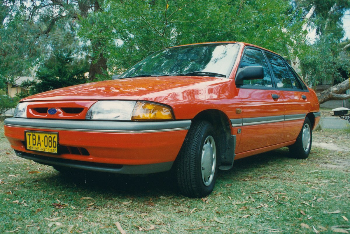 1991-1994 Ford Laser (KH) GL 5-door hatchback, Sydney (1991–94)