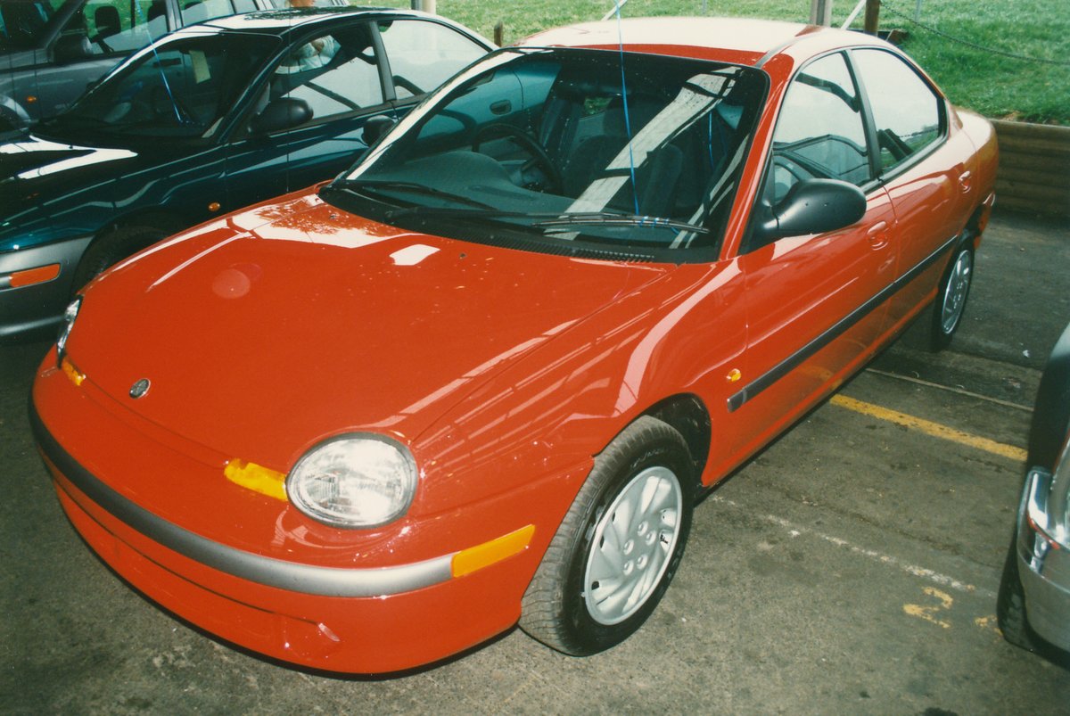 1996 Chrysler Neon LX sedan, Moore Park
