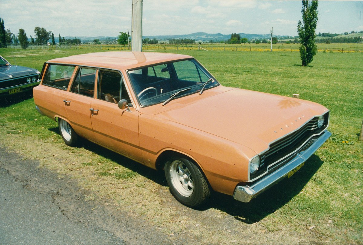 Chrysler Valiant VE Safari Wagon, Camden (1995)