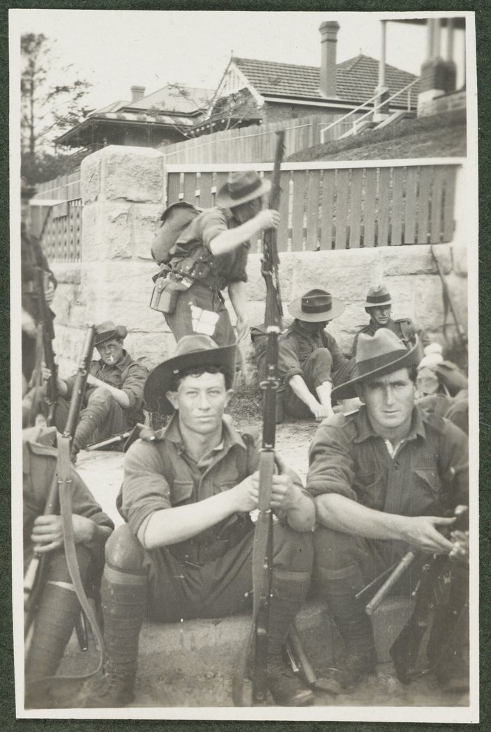 Rest at Bondi 16 mile route march South Head (1914–15)