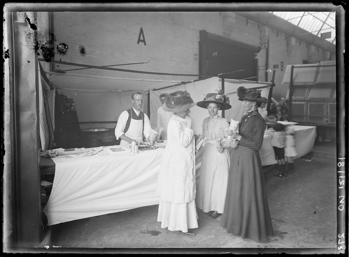Sydney markets, by Rex Hazlewood, c. 1911-1916 (1911–16)