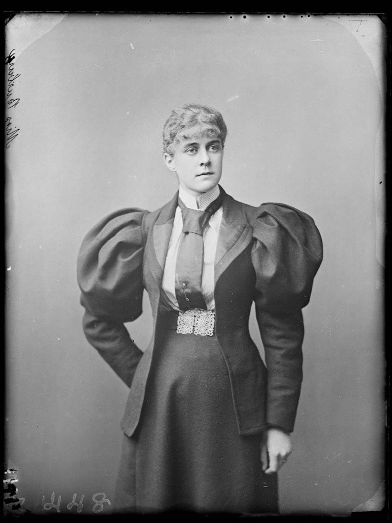 Miss Annie Burbury, Sydney, ca. 1895 - photographer Freeman and Co (c. 1895)