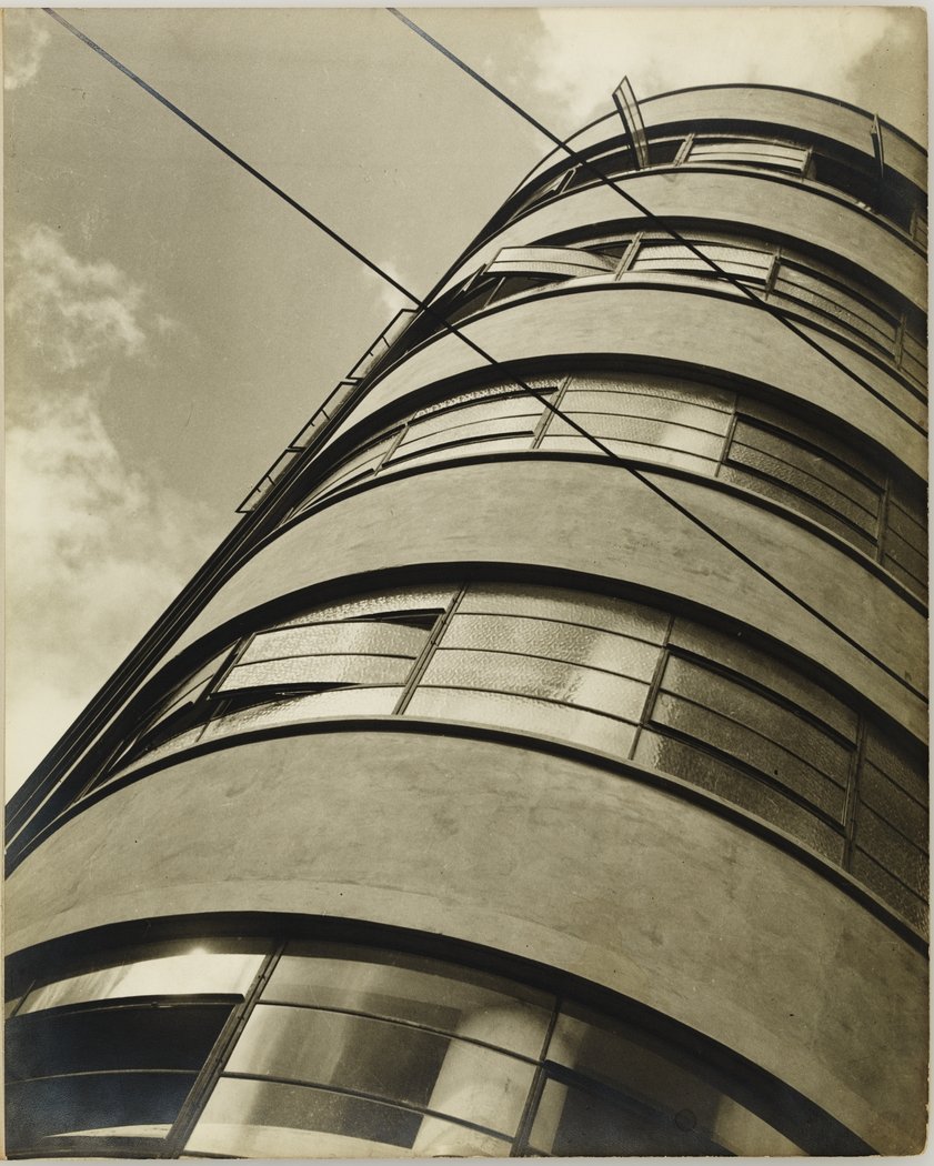 Hastings Deering Service Building, Riley and Crown Streets, Sydney, ca. 1938 - photographer unknown (c. 1938)