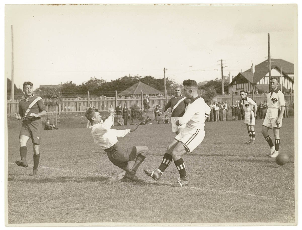 Royal Australian Naval team plays the visiting German Navy team from the cruiser Köln, Lyne Park, Rose Bay, 10 May 1933 - photographer Sam Hood