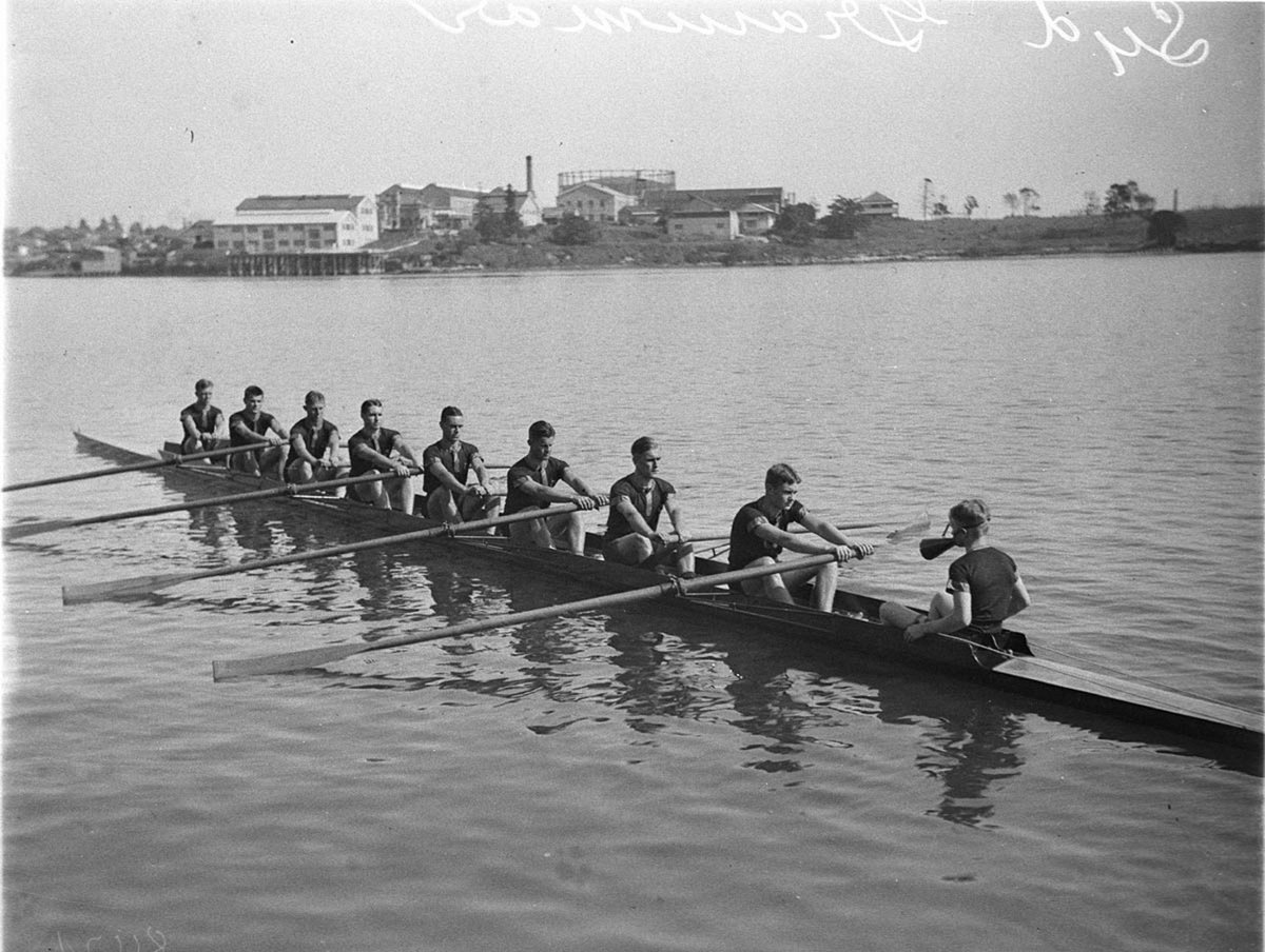 Sydney Grammar School's eight-oar-crew, Putney, Sydney, ca. 1932 - photographer Sam Hood, c. 1932
