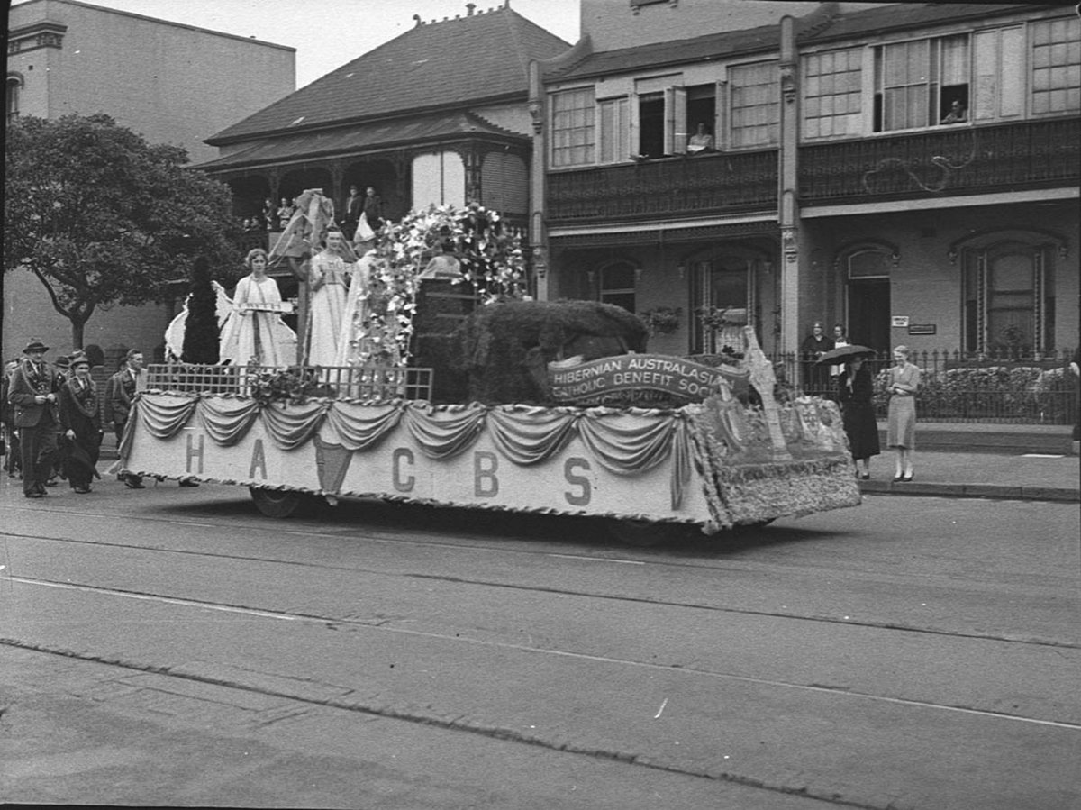 Saint Patrick's Day Pageant, Hibernian Australasian Catholic Benefit Society, 11-3-1939, by Sam Hood, Surry Hills
