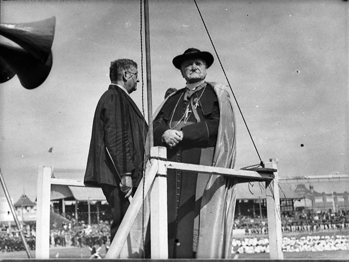 Saint Patrick's Day parade, 1930s, by Sam Hood, Moore Park