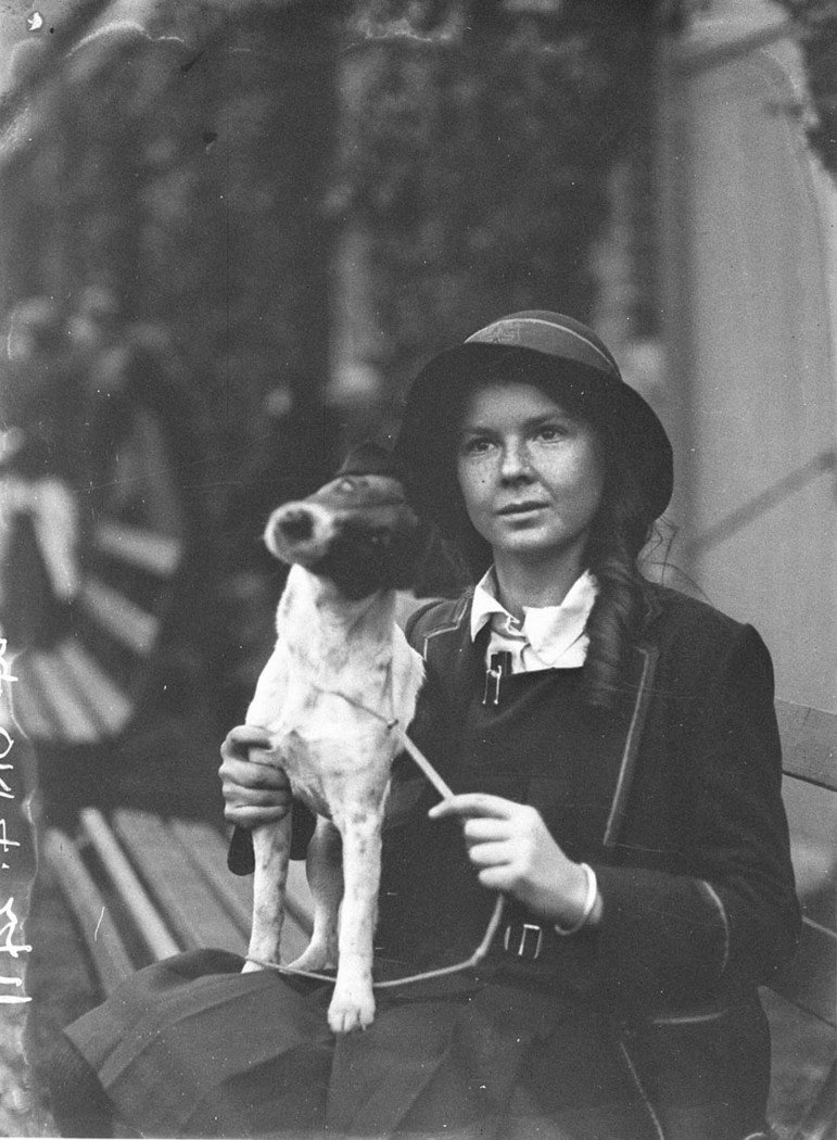 A schoolgirl exhibitor with her dog, c. 1930, by Sam Hood (1920–39)