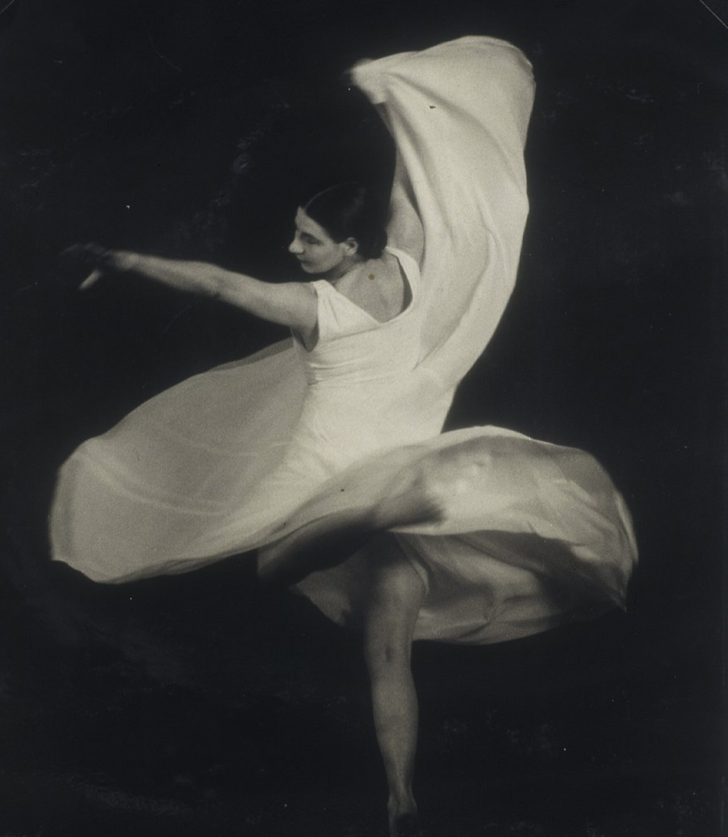 Irene Vera Young, Australian dancer, 193-? - photographer unknown, Sydney (c. 1935)