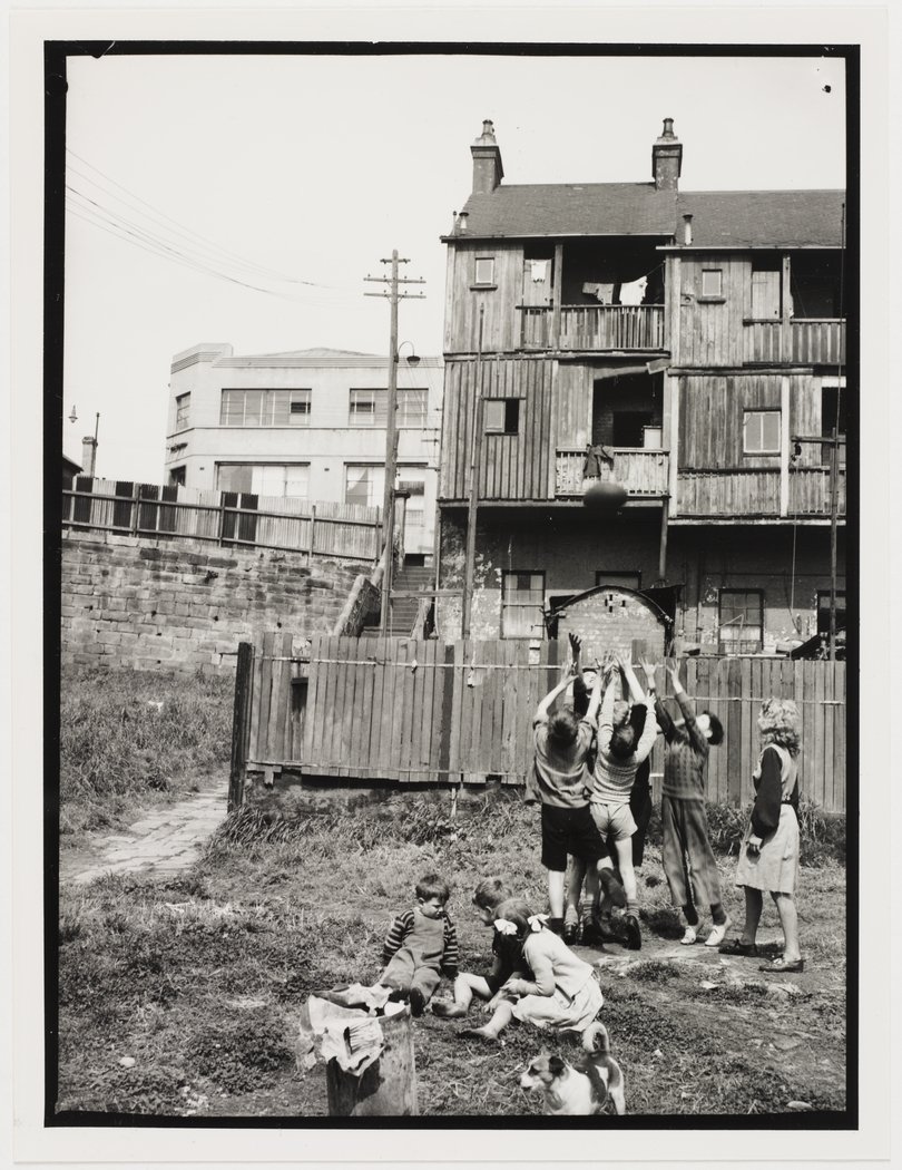 Children in Hills Reserve (Frog Hollow),Surry Hills, 1949 by Ted Hood