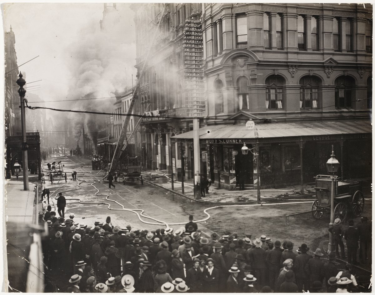 Her Majesty's Theatre Fire, Sydney, March 1902 - photographer unknown, Sydney city centre