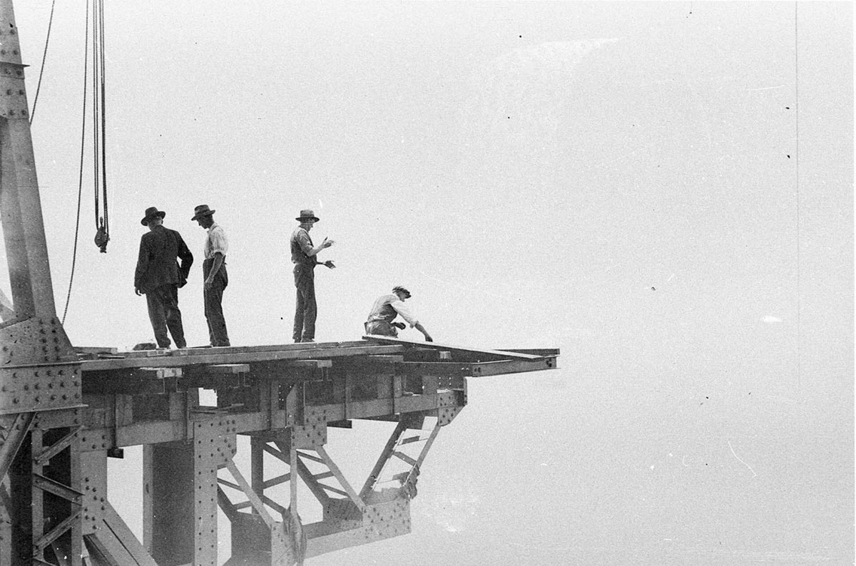 Up there with the riggers (Sydney Harbour Bridge construction), c. 1930-1932, by Ted Hood (1930–32)