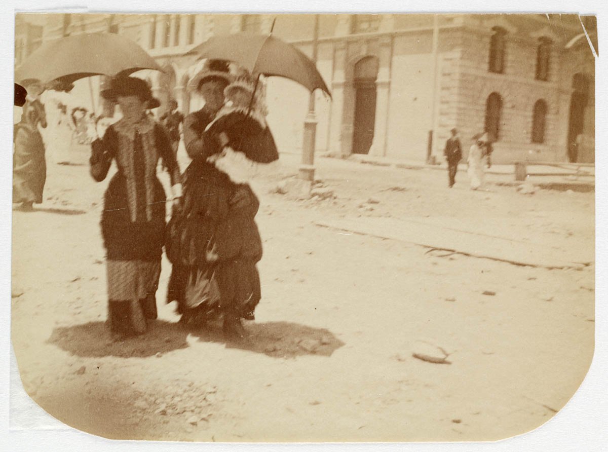 Street scene from Sydney, ca. 1885-1890 - photographed by Arthur K. Syer (1885–90)