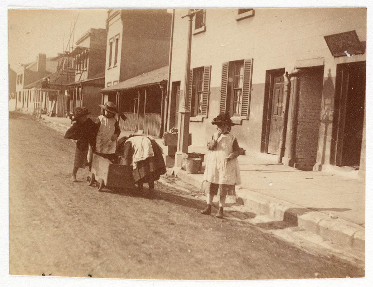 Children in Street from Sydney, ca. 1885-1890 - photographed by Arthur K. Syer, The Rocks (1885–90)