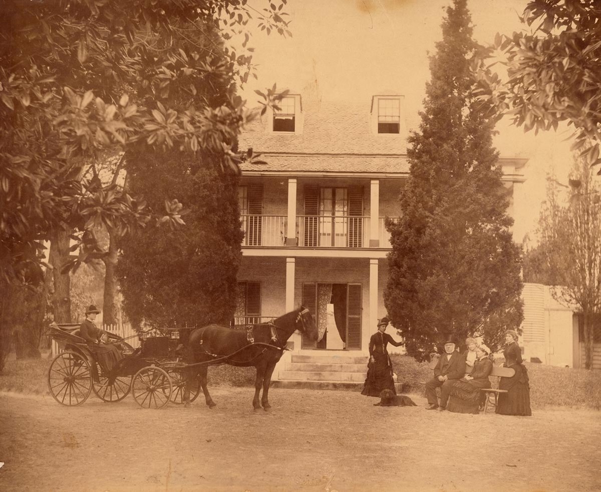 Pearce family, Blenheim House, Randwick, Sydney, N.S.W., ca. 1885 - photographer J. Roarty, Mkt. St., George St (c. 1885)