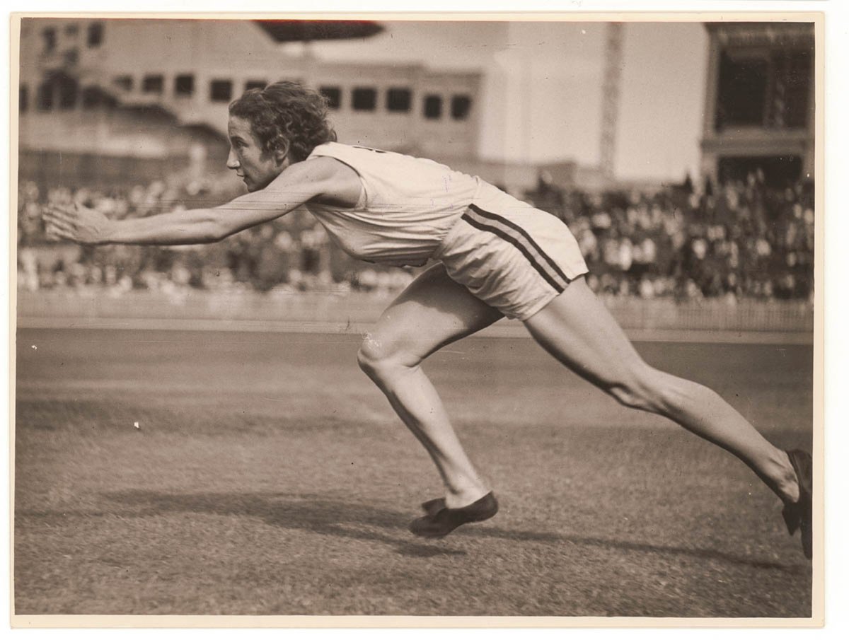Decima Norman, Empire Games, Sydney, 1938 - photographer Sam Hood