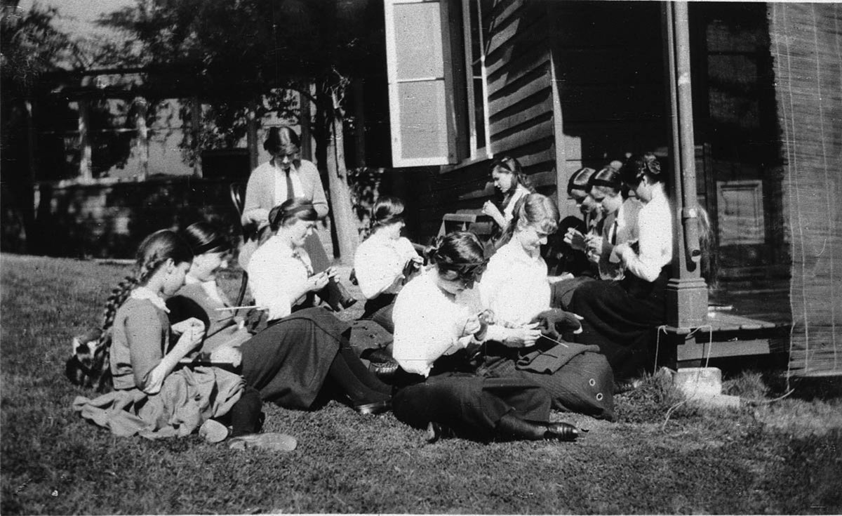 "Knitting for our soldiers" - Kambala School, Sydney, NSW, between 1914-1918 - photographer unknown, Woollahra (1917)