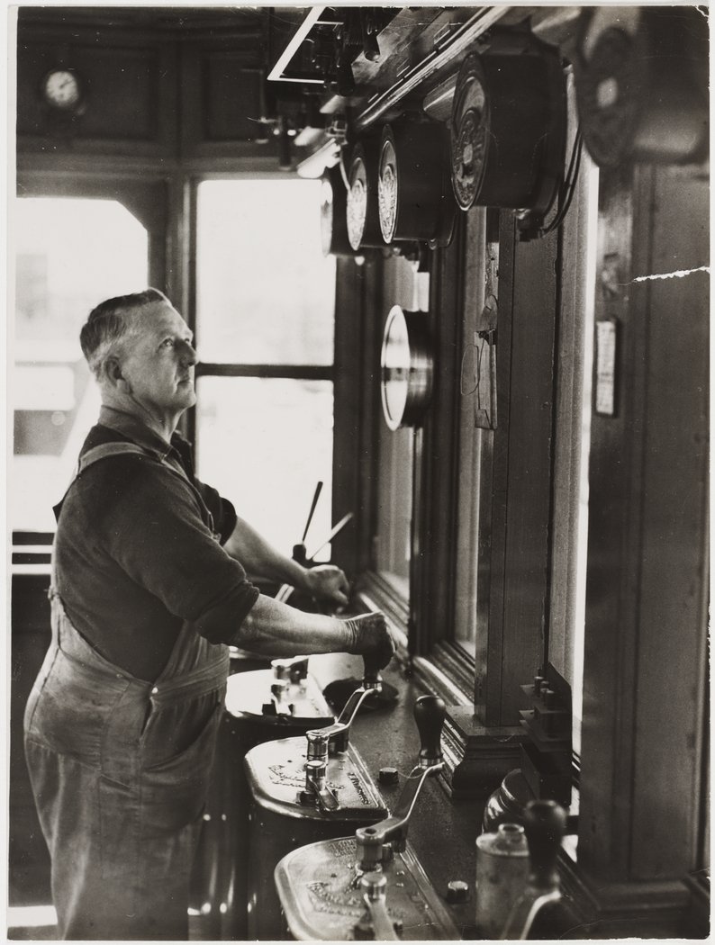 "Driver" of Pyrmont Opening Bridge, n.d., by Ted Hood (1943)