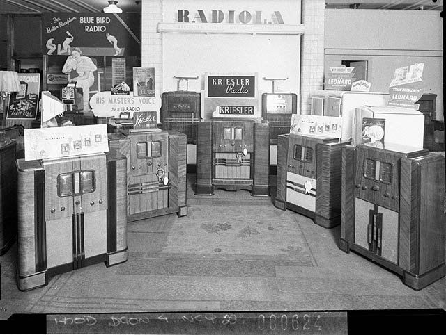Kriesler radio display, 1938, at Mick Simmons Ltd, Haymarket Store, Sydney, August 1938, by Sam Hood